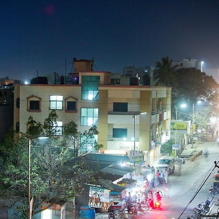 Hotel Bhagwat Palace Lātūr エクステリア 写真