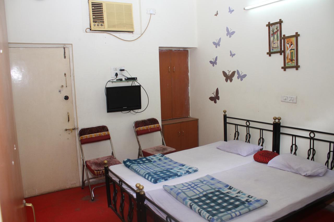 Hotel Bhagwat Palace Lātūr エクステリア 写真